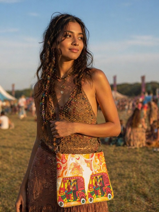 Bohemian Handbags - Like New Metallic Boho Festival Rickshaw Crossbody Bag Artsy Retro Purse